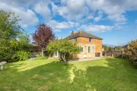 Kidlington 3 Br House with Parking & Large Garden Hotel dekat Oxford Airport
