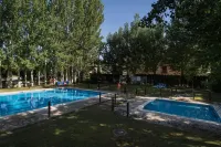 Hotel Panadería y Bungalows Ligüerre de Cinca, - Pools