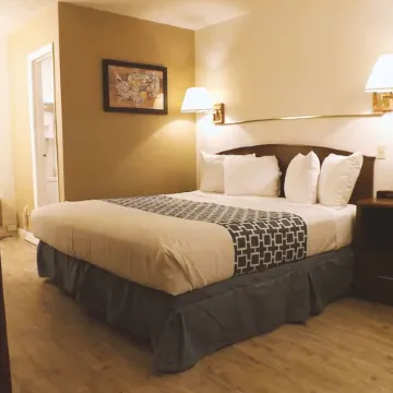 Coratel Inn & Suites by Jasper McCook