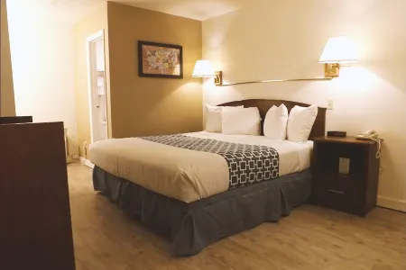 Coratel Inn & Suites by Jasper McCook