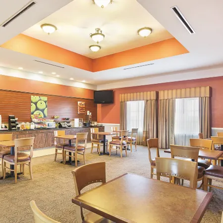 Baymont by Wyndham Brenham Hotels in Brenham