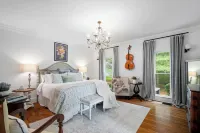 French Farmhouse-Leipers Fork- Countryside -Views!
