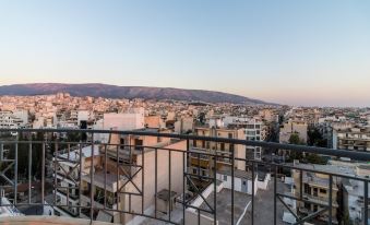 Renovated 3 Bedroom Apt with Acropolis View