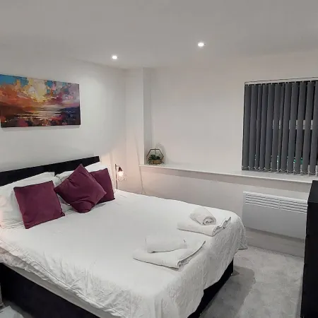 Modern 2 Bedroom Apartments - Camberley