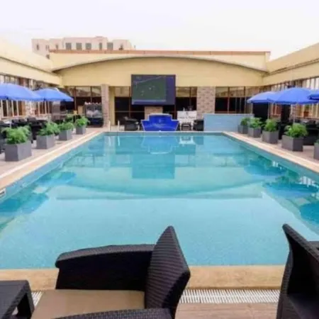 LB Suites Hotel
