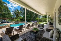 8Br Entertainers Estate w/ Pool, Games & Theater +