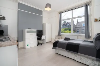 Cosy fully equipped Studio 2, close to University