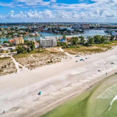 Oceana 305 East
