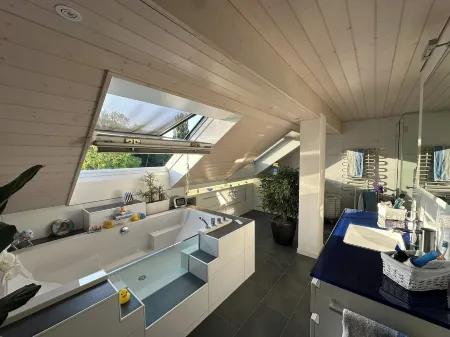 VK - H - Zurich Airport - Luxury - Homestay - Haldenstrasse - Kloten Отели рядом с Аэропорт Цюрих