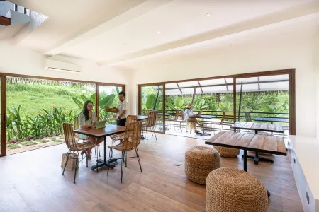 La Fuga Siargao Отели рядом с достопримечательностью «The Boardwalk at Cloud 9 Resort»