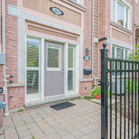 Cozy 1 Bedroom Townhouse