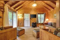 Cozy Lake Cabin 3 with boatdock Hotels in Palmyra Township