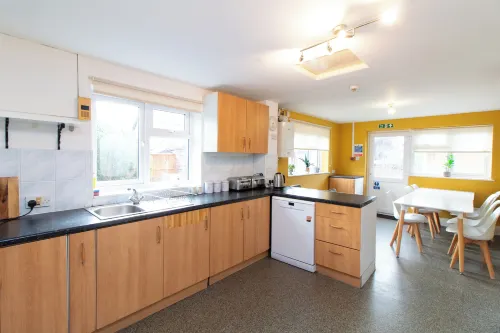 Thornbury Guest House Room 6 - Pensions