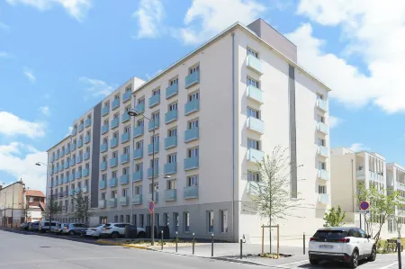 Quality Suites Reims Saint Thomas Отели рядом со станцией REIMS RAILWAY STATION