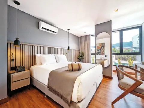 Moa Select Hotels near Asados La 80