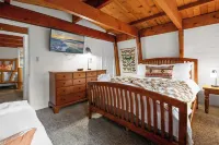 Moonridge Manor Modern Cozy Retreat with Hottub