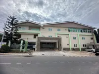 AKLIN HOTEL AND RESORTS Hotels in Asylum Down