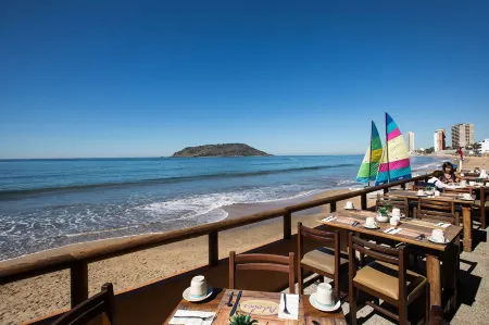 Costa de Oro Beach Hotel