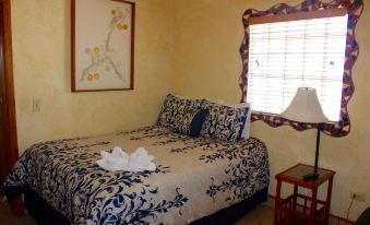 Mid-century Ocean View Apartment