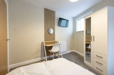 Bath Bliss Retreat - 7 Bedroom House Hotels near Avon Riverside Station (Avon Valley Railway)