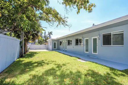 Mimo Bungalows By Renzzi Отели рядом с достопримечательностью «Литл Хайти»