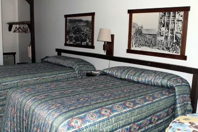 Bunkhouse Motel