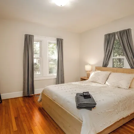 Ideal Ardmore Location;Game Room;Hot Tub;BoHo Chic