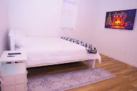 Cozy 3-Bedroom Home, 3 Min to Aurora’s Gaylord, 10 Min to Denver Airport!