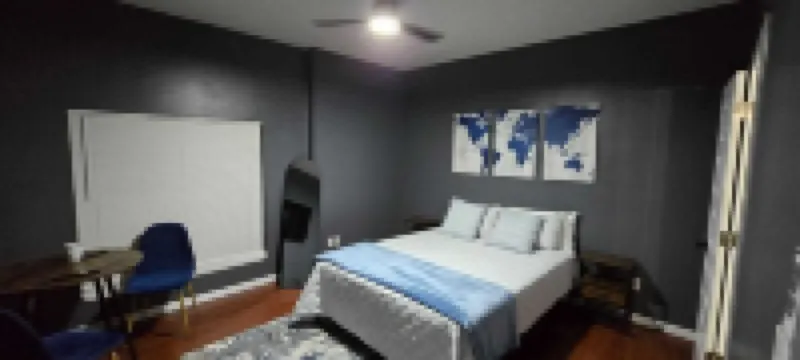 2BD Townhome Modern Comfort Heart of the City