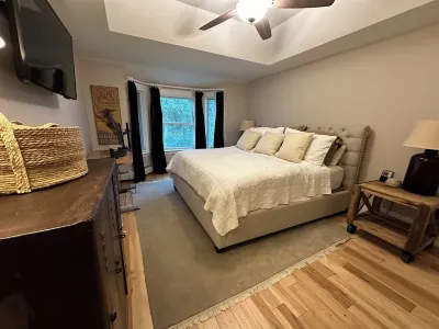 Ski-In/Ski-Out Hike and Swim Okemo Luxury Rustic Condo