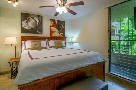 Direct Oceanfront Condo with Amazing Views, Near Several Beaches!