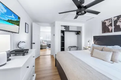 Newly renovated 2 bedroom / 2 bath home in downtown Flowery Branch!