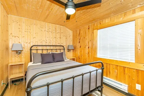 Beautiful Lake Sallie Views, Newly Updated Barbara Beach Lake Home