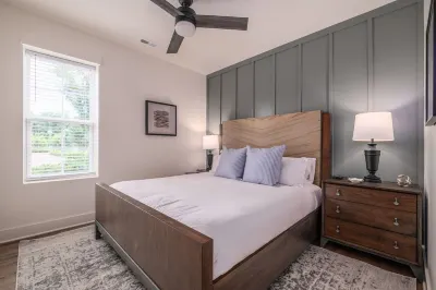 Beautiful Main Street Living in Trussville Hotels near Cato Fashions