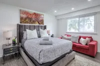 Waterfront Avenue Suites Hotels near Markham Convention Centre