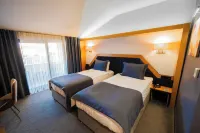 Roof 264 Hotel & Suites