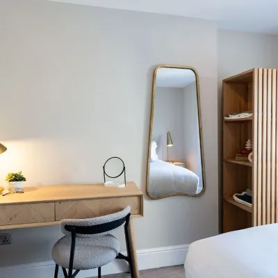YourApartment - Wellington Place Hotels near Quaker Meeting House (Frenchay)