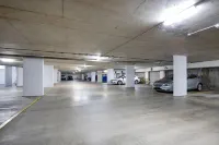 Pacific Resort Broadbeach - parking