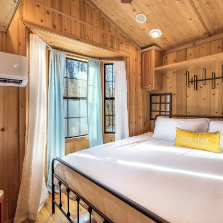 Stay Awhile @ Trailhead Cabins