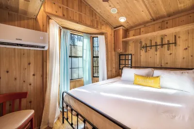 Stay Awhile @ Trailhead Cabins