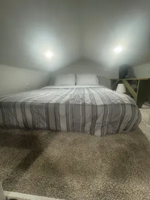 Cozy fisherman cabin step from Lake Sam Rayburn