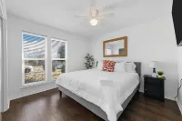 Diamond Waters near DFW & Stadium with Private Pool