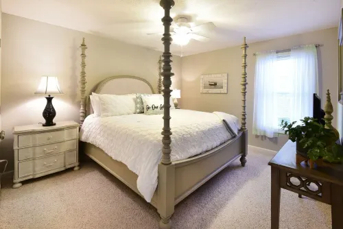 Swift Island Sunsets: Lakefront, Cozy, Sleeps 8