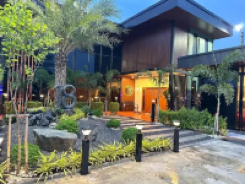 Khongdonat Premium Pool Villa Hotel berhampiran Wat U Thong