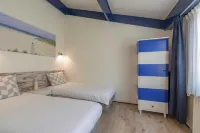 Beach Lodge in Callantsoog Near Dunes - Wifi