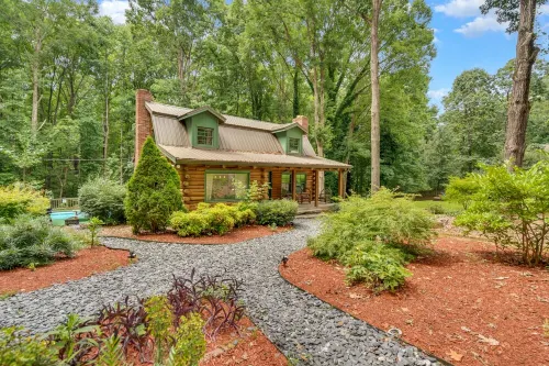 Atlanta Getaway 4-BR Cabin W/Swimming Pool, Hot Tub, Game Room, High-Speed WiFi