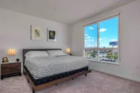 Cozy 2-bedroom apartment in enjoyable Santa Ana with AC, WiFi, fitness, Pool