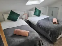 20 Minutes to central London. Stylish 2 bed apartment with skyline views Hotels in Tooting