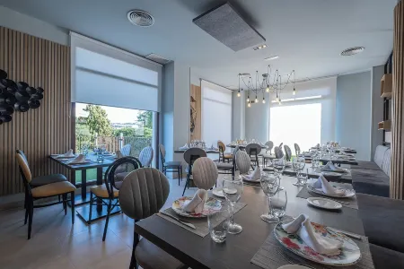 Hotel Hidalgo Отели рядом с достопримечательностью «Glorieta yuncos»