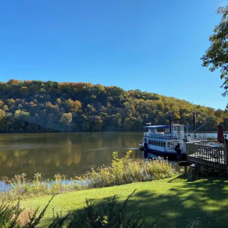 Historic Cottage - Walk to Downtown & Trails
